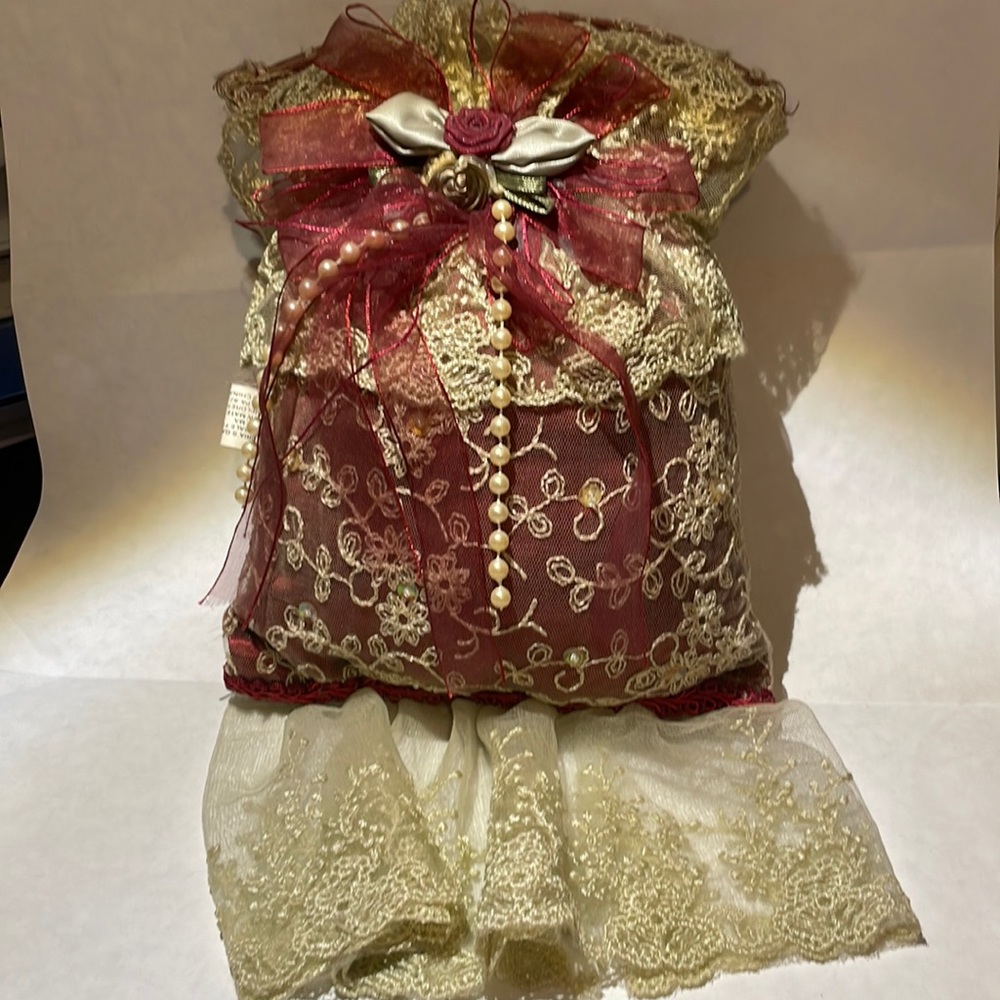 Set of 2 lace decorative pillows